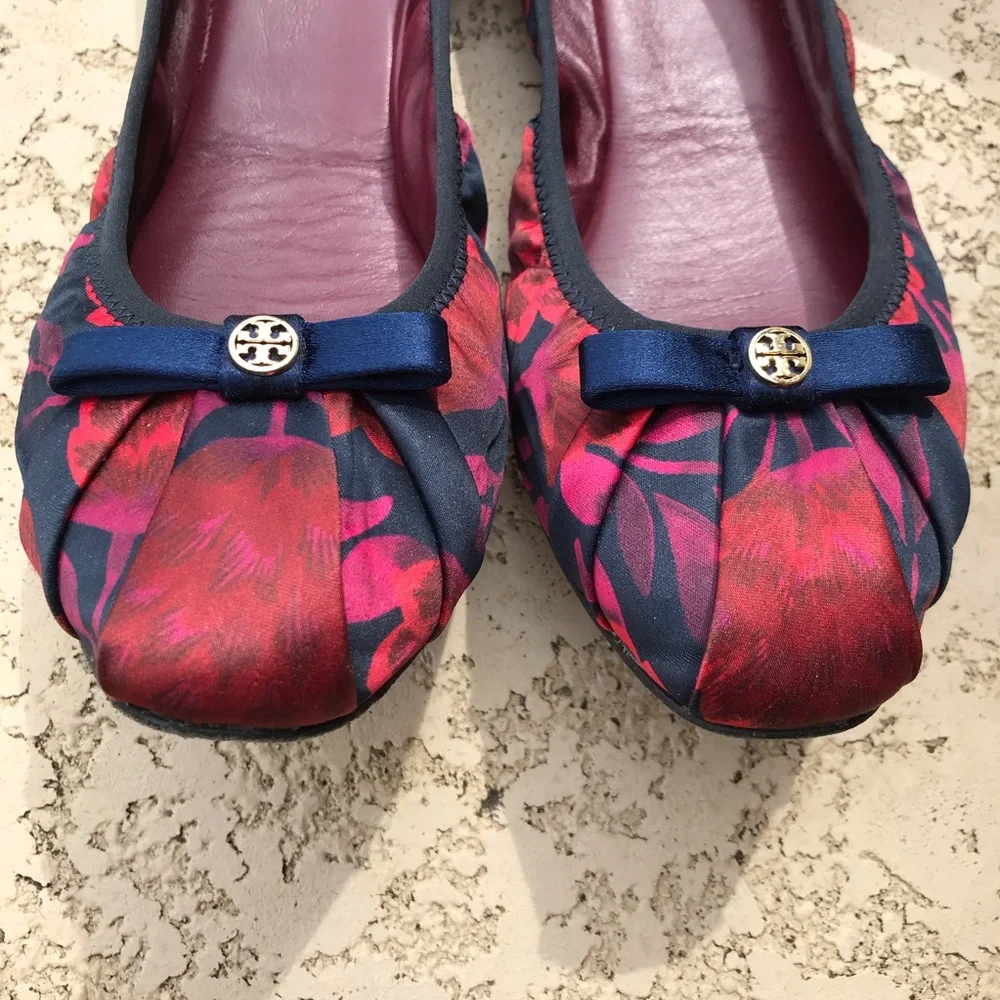 TORY BURCH Ally Ballet Flats Fabric Satin Red Navy Size 10 Box Included